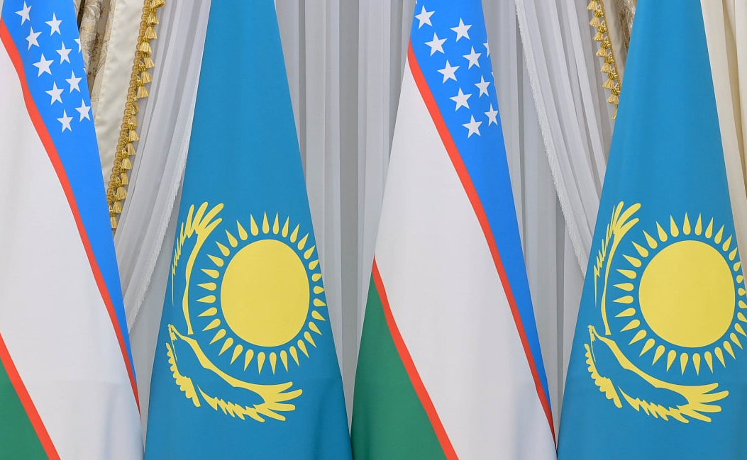 Насколько увеличился объем грузоперевозок между Узбекистаном и Казахстаном? 